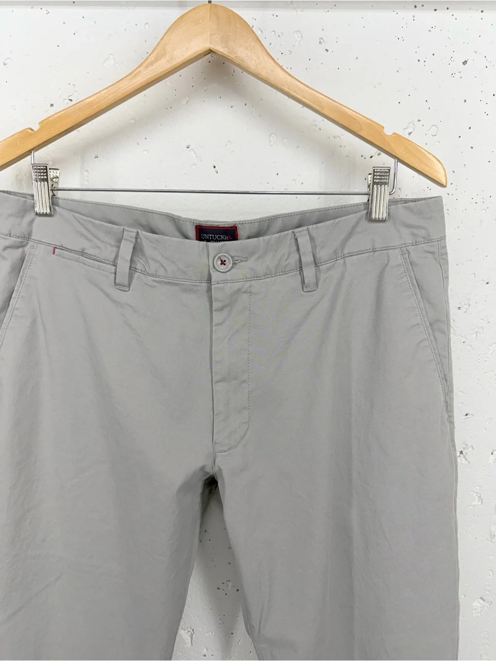 Untuckit Men’s size 34 St. Clair Relaxed Gray Chino Pants